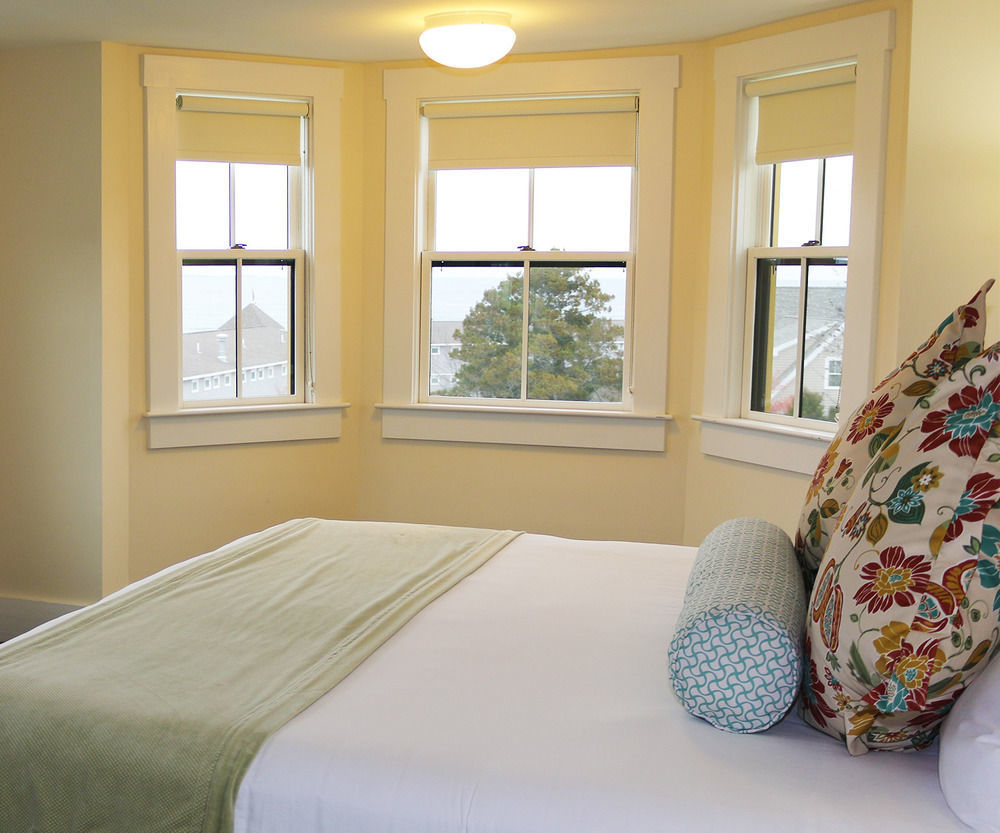 Colonial Inn